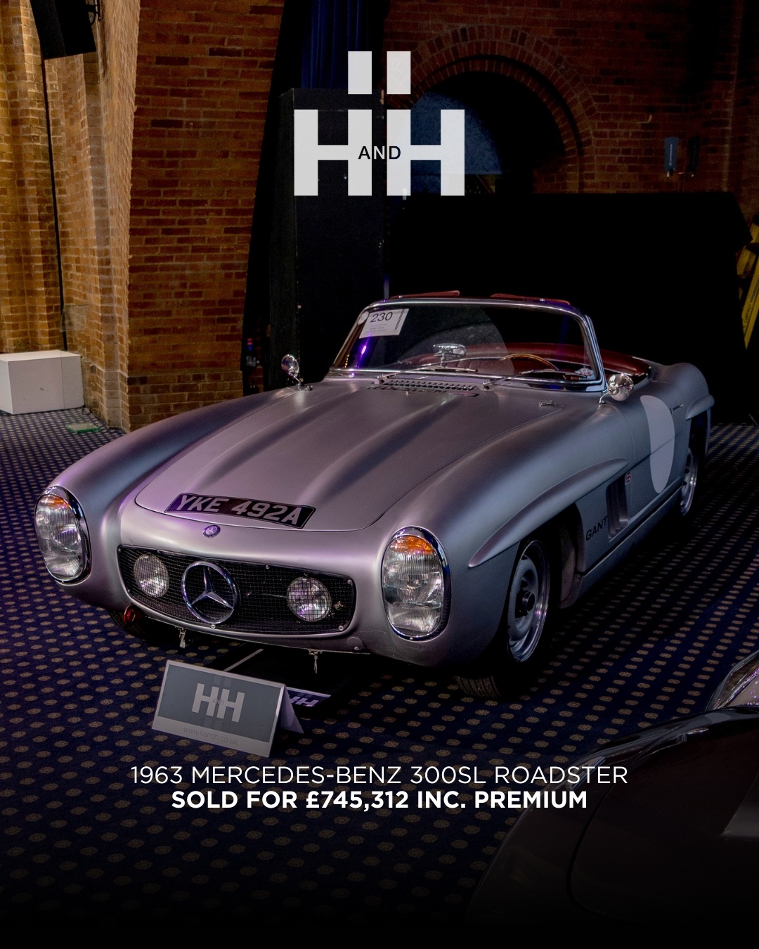 Mercedes-Benz 300SL Roadster achieves over £750k