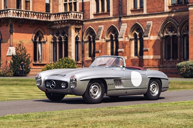 Special opportunity to own highly desirable late-production 300SL Roadster 
