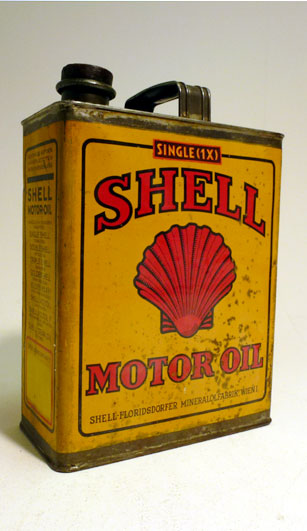 Lot 183 - A One-Gallon Capacity Oil Can for 'Shell Motor Oil'