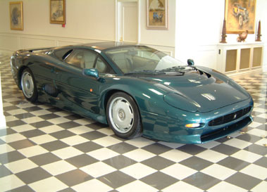 Lot 39 - 1998 Jaguar XJ220