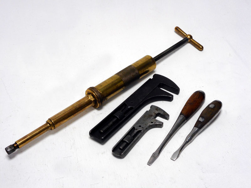 Lot 228 - Vintage Handtools