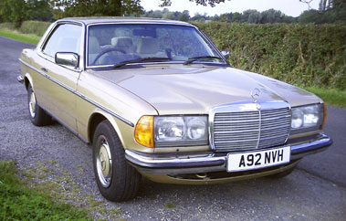 Lot 4 - 1984 Mercedes-Benz 280 CE