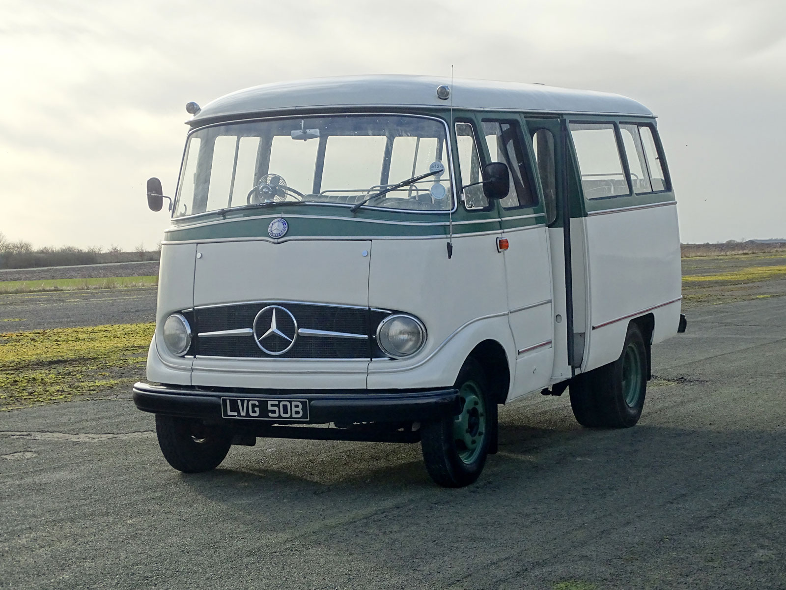 mercedes benz 319 bus for sale