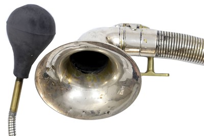 Lot 200 - Boa Constrictor Bulb Horn