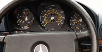 Lot 308 - 1985 Mercedes-Benz 500 SL