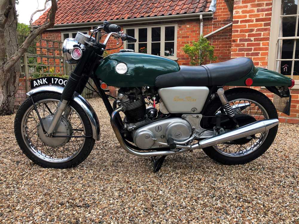 Lot 221 - 1968 Norton Commando 750 Fastback