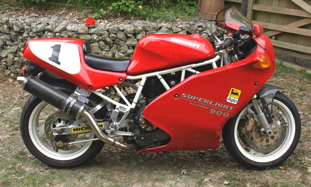 Lot 232 1993 Ducati 900 Sl