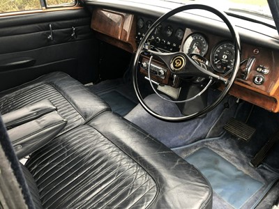 Lot 331 - 1968 Daimler V8-250