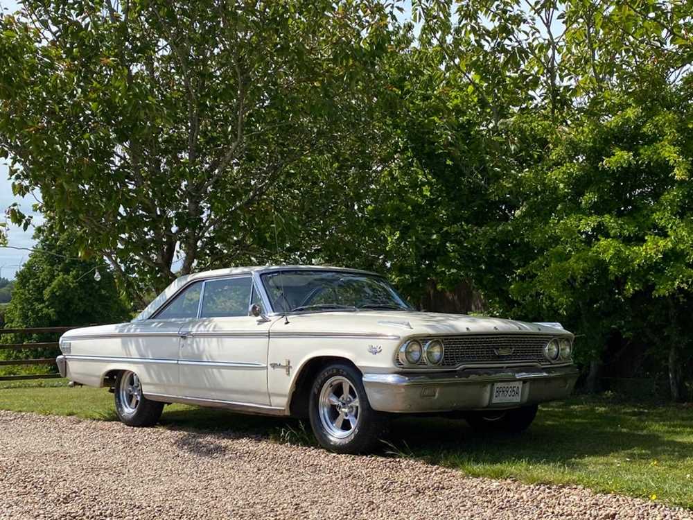 Lot 323 - 1963 Ford Galaxie 500 Two-Door Fastback