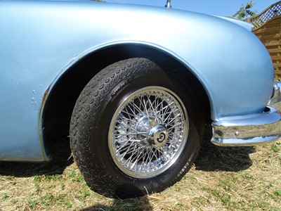 Lot 308 - 1965 Daimler V8-250