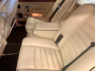 Lot 319 - 1990 Bentley Turbo R