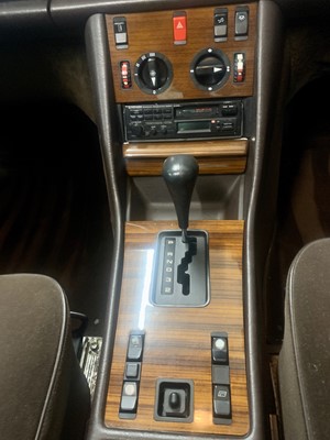 Lot 371 - 1984 Mercedes-Benz 280 SE