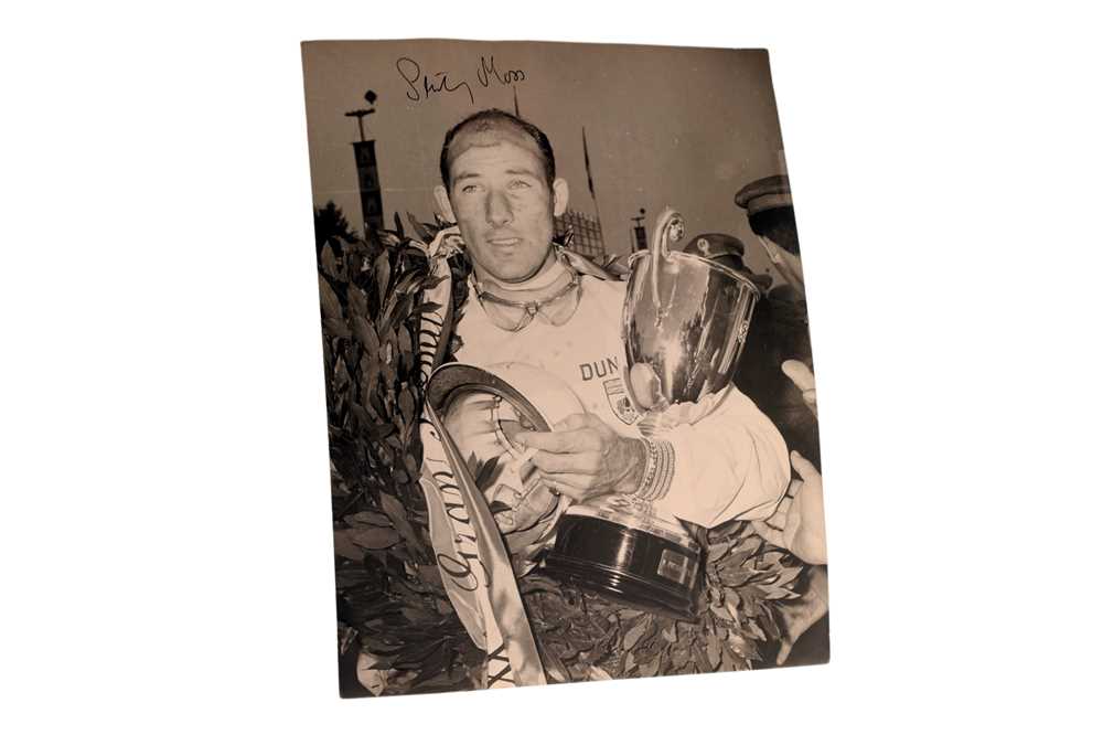 Lot 85 - Stirling Moss Signed Period Press Photograph