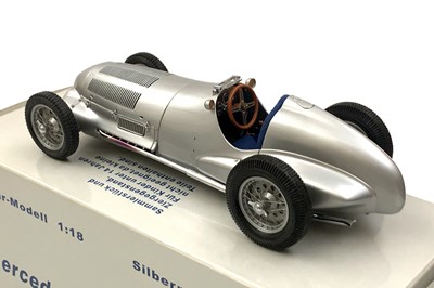 Lot 391 - Mercedes-Benz W125 1:18 Scale Model by CMC