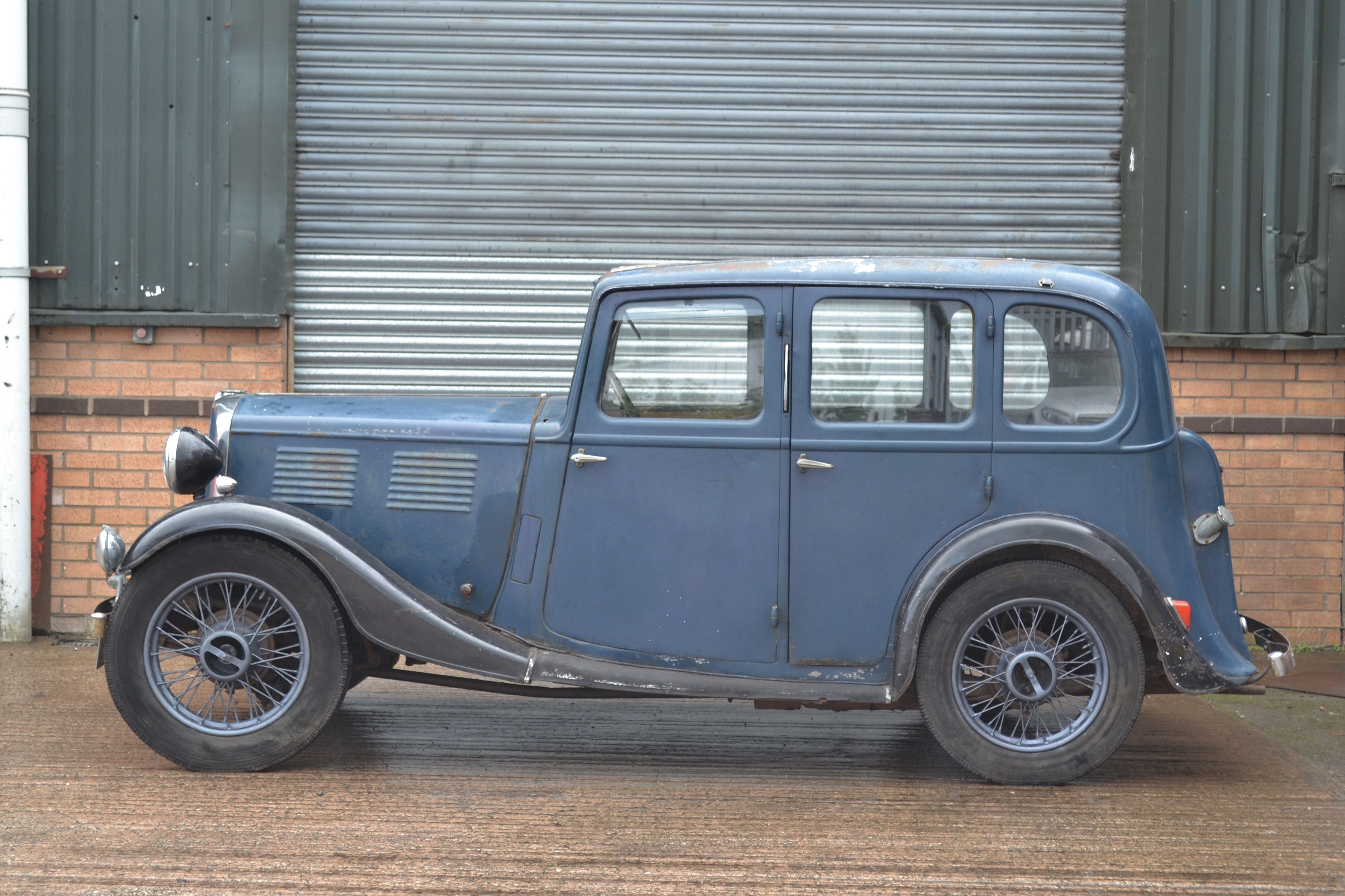 Lot 301 - 1935 Standard Ten Saloon