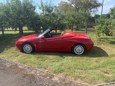 Lot 332 - 1999 Alfa Romeo Spider 2.0