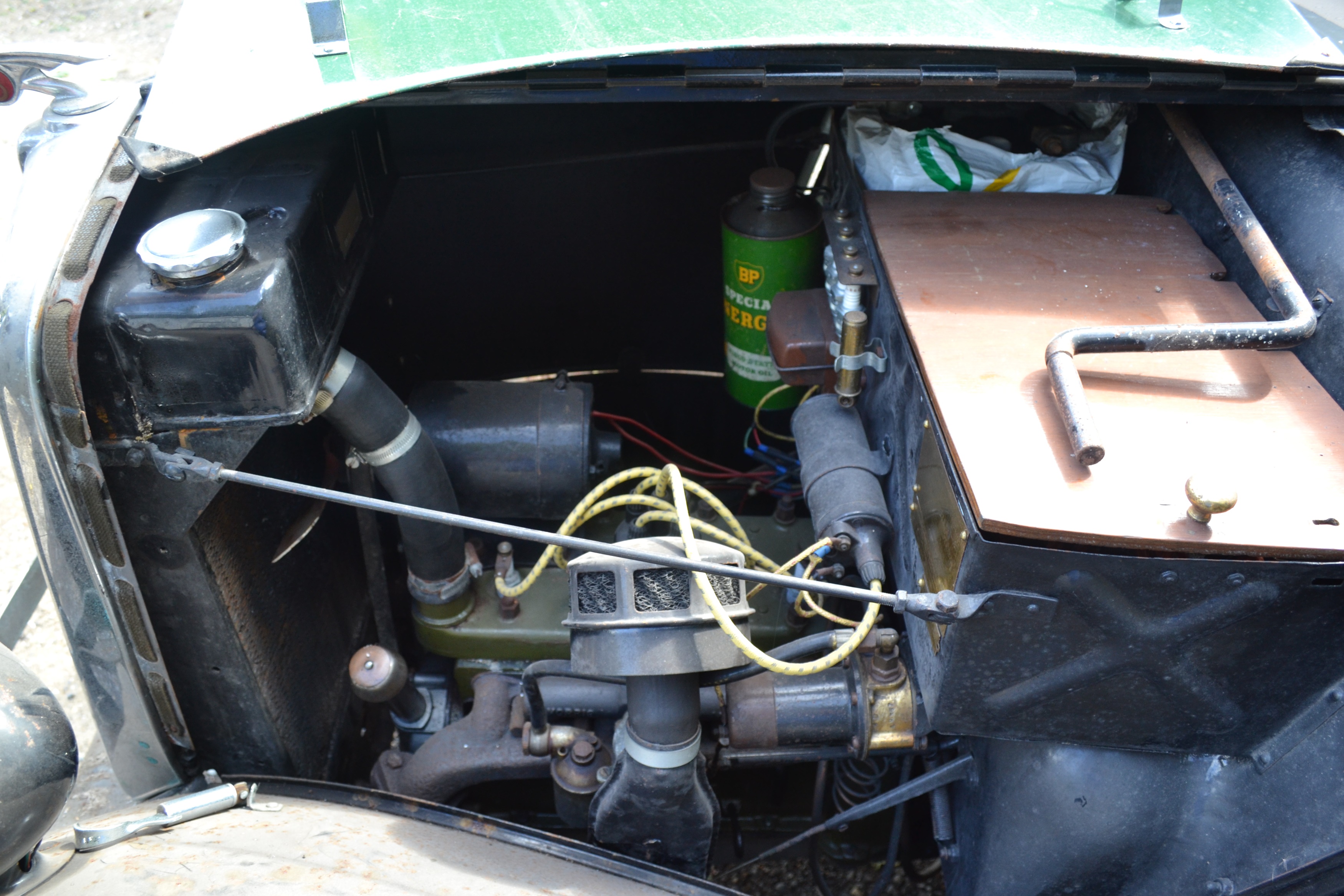 Lot 300 - 1935 Morris Eight Saloon