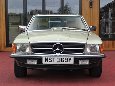 Lot 28 - 1983 Mercedes-Benz 500 SL