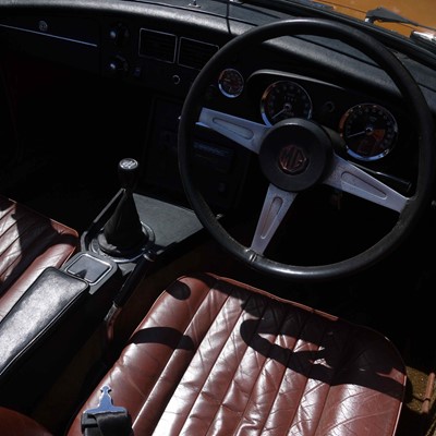Lot 17 - 1974 MG B Roadster
