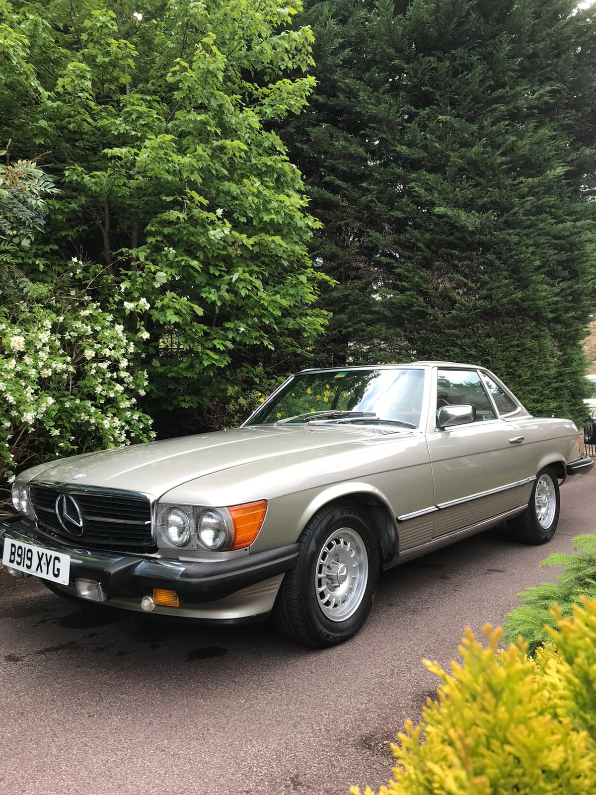 Lot 329 - 1985 Mercedes-Benz 500 SL