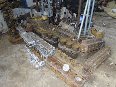 Lot 101 - A Large Quantity of Rolls-Royce Engine Components