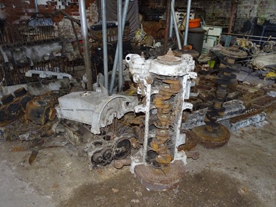 Lot 101 - A Large Quantity of Rolls-Royce Engine Components
