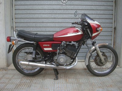 Lot 17 - 1980 Moto Guzzi TS250