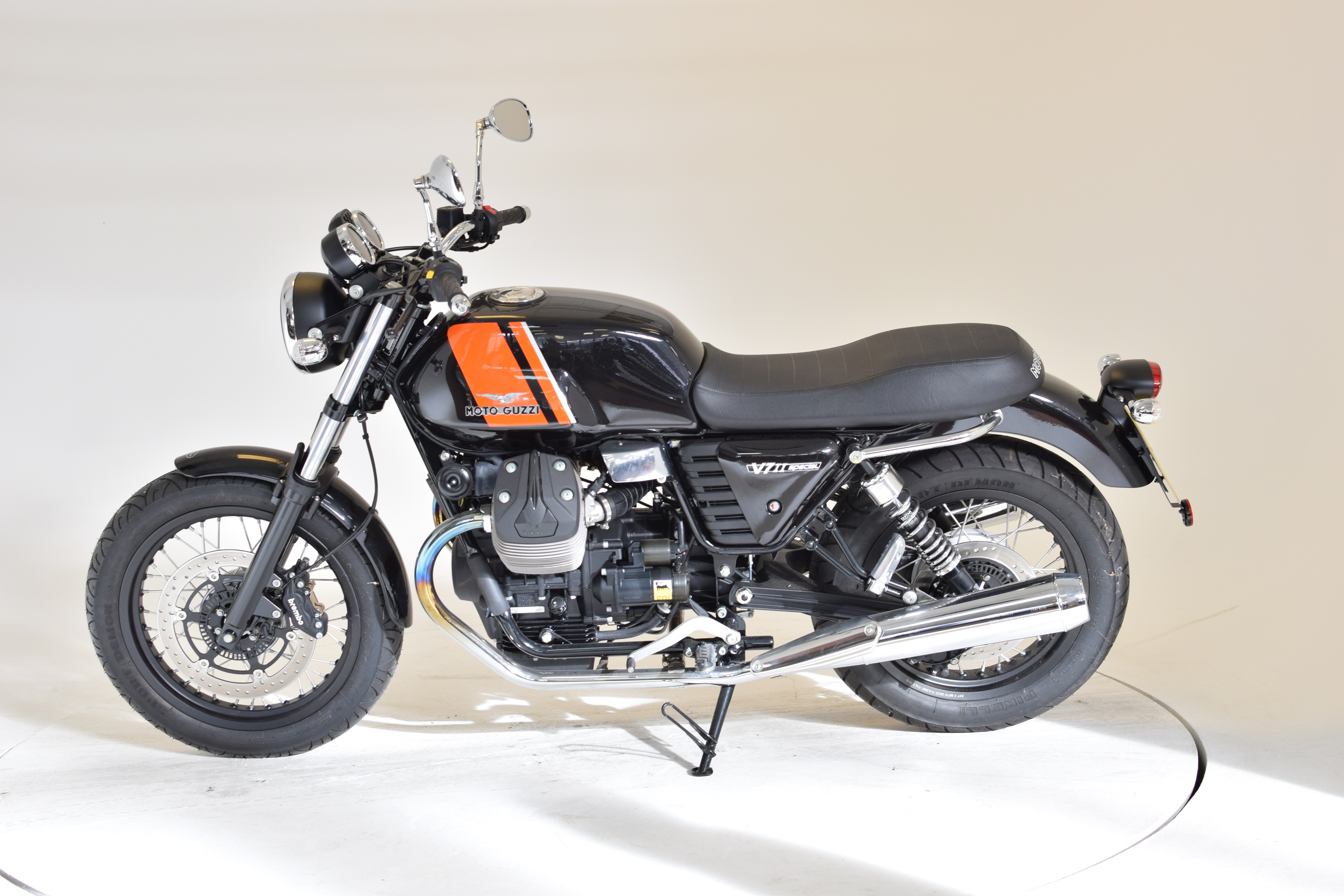 Lot 162 - 2016 Moto Guzzi V7 Special