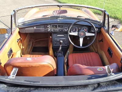 Lot 302 - 1975 MG B Roadster