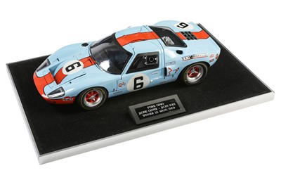 Lot 409 - 1:12 Scale Ford GT40 Model by GMP