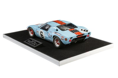 Lot 409 - 1:12 Scale Ford GT40 Model by GMP