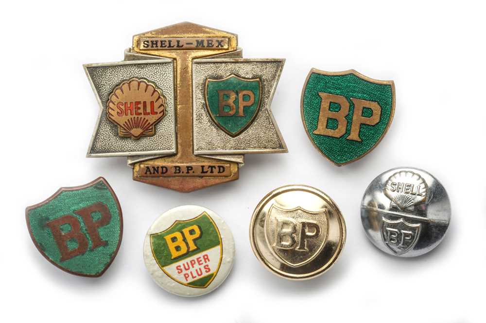 Lot 532 - Shellmex and BP Badges