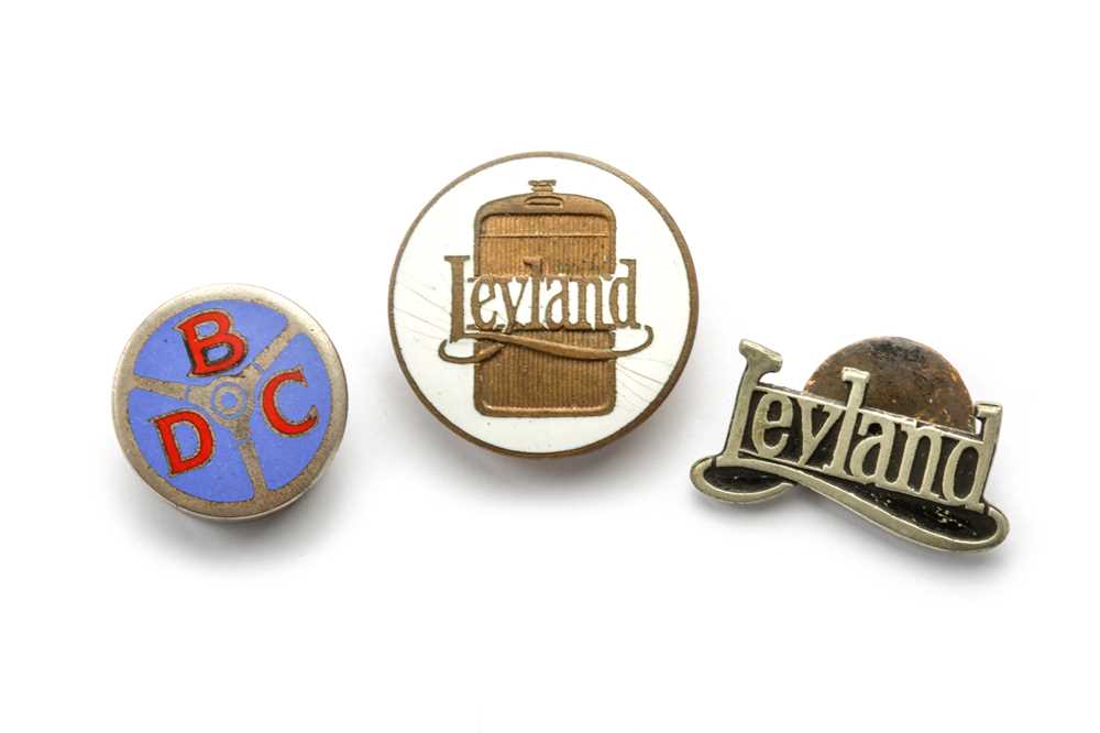 Lot 536 - Early Leyland/Bedford Drivers Club Badges