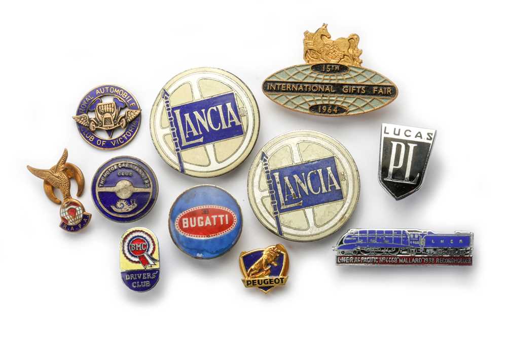 Lot 538 - Quantity of Badges