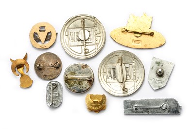 Lot 538 - Quantity of Badges