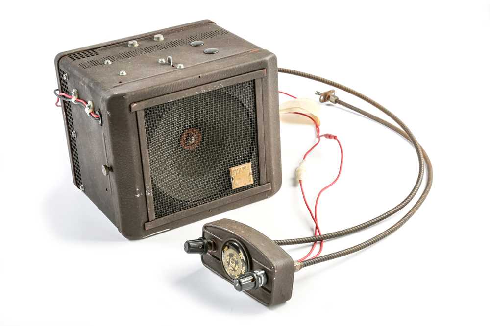 Lot 579 - A Philips Type 261B Car Radio, Dated 1947