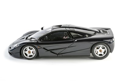 Lot 584 - McLaren F1 - 1/12 Minichamps Model - Special 'Speckled Blue' Edition