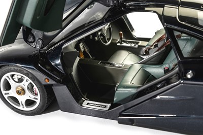 Lot 584 - McLaren F1 - 1/12 Minichamps Model - Special 'Speckled Blue' Edition