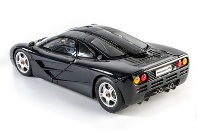 Lot 584 - McLaren F1 - 1/12 Minichamps Model - Special 'Speckled Blue' Edition