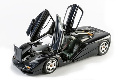 Lot 584 - McLaren F1 - 1/12 Minichamps Model - Special 'Speckled Blue' Edition