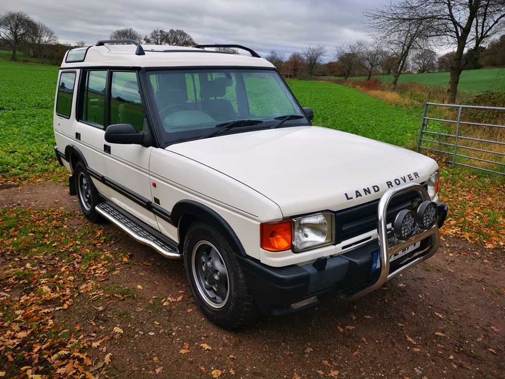 Lot 307 - 1997 Land Rover Discovery V8 ES