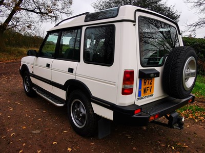 Lot 307 - 1997 Land Rover Discovery V8 ES