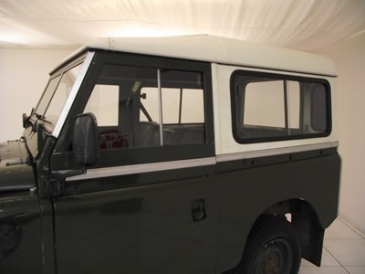 Lot 332 - 1983 Land Rover Series 3 '88'