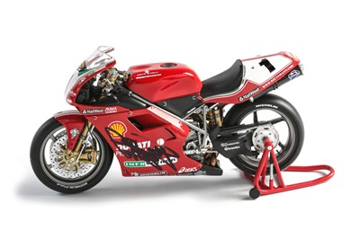 Lot 658 - A Signed 1:12 Scale Ducati 996 Superbike