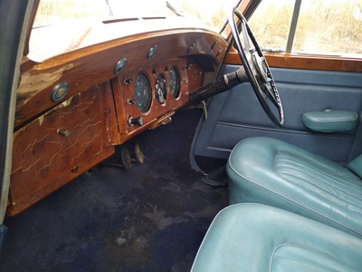Lot 23 - 1951 Bentley Mark VI Saloon
