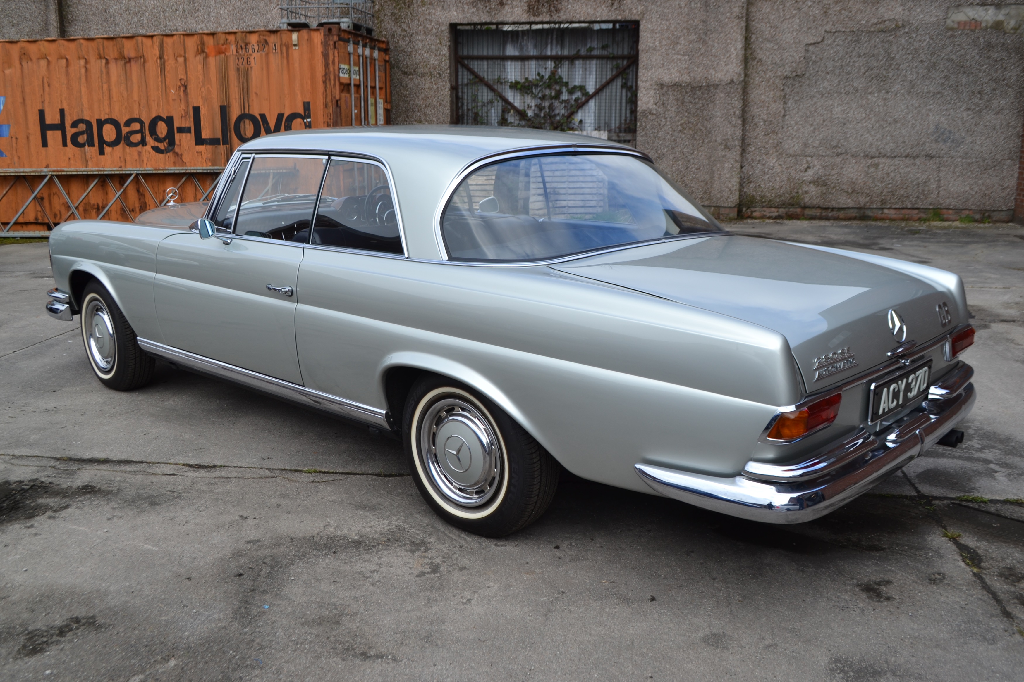 Lot 233 - 1966 Mercedes-Benz 250 SE Coupe