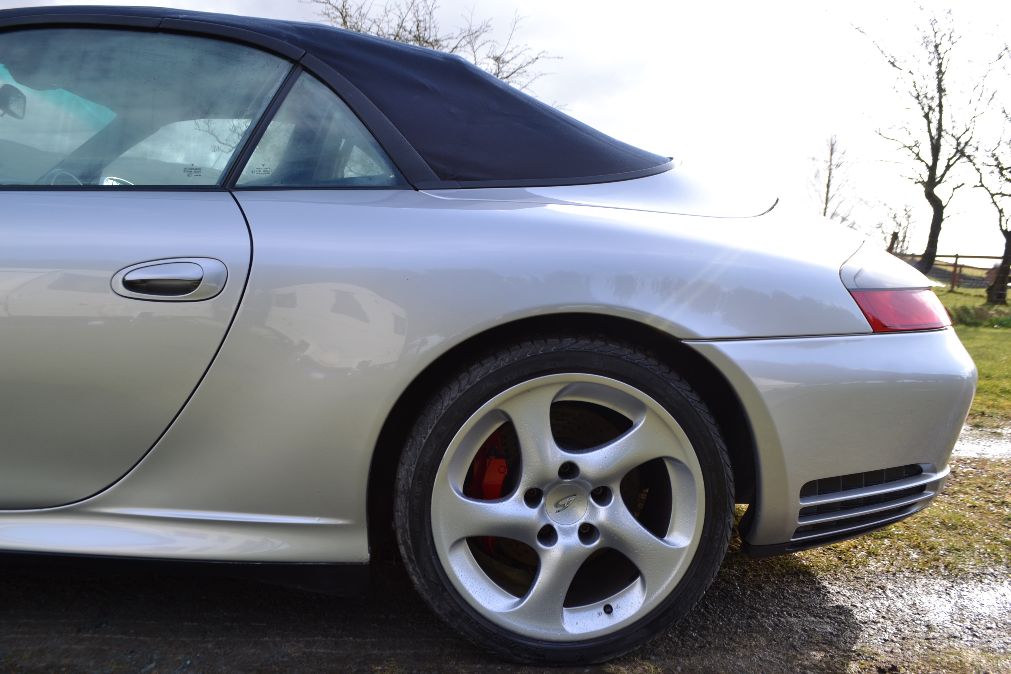 Lot 260 - 2004 Porsche 911 Carrera 4S Cabriolet