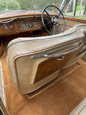Lot 42 - 1948 Bentley MkVI Saloon