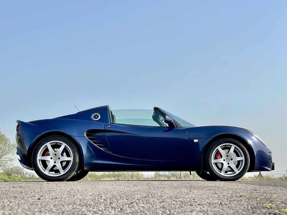 Lot 15 - 2001 Lotus Elise