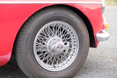 Lot 6 - 1965 MG B Roadster